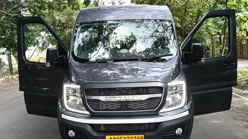 SGR Force Urbania — parked side view